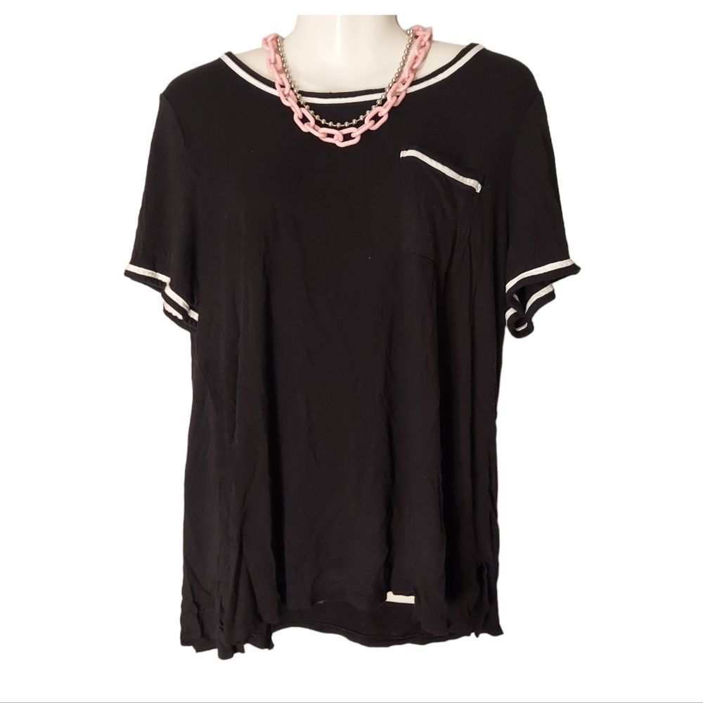 Black Short Sleeve Tee with White Trim and a Pocket